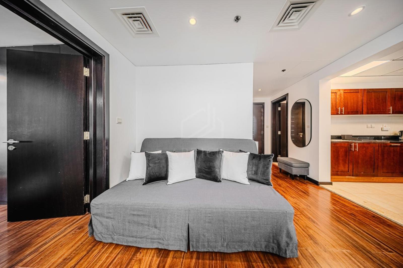 Apartment Amazing 1br Near Metro Station In Jlt *