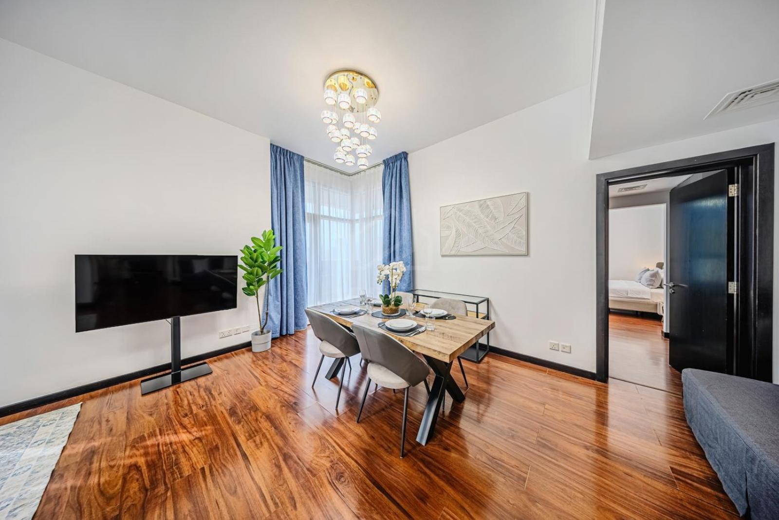 Apartment Amazing 1br Near Metro Station In Jlt Dubai