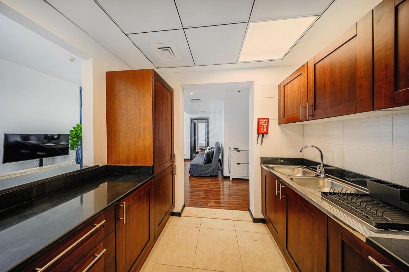Amazing 1br Near Metro Station In Jlt *