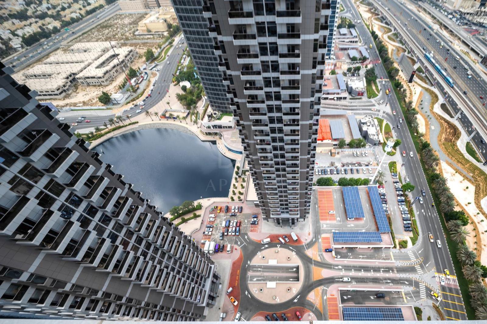 Amazing 1br Near Metro Station In Jlt *